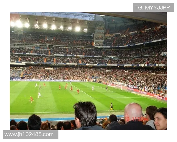 足球明星的唯美瞬间展现了激情与梦想的完美结合与无尽魅力